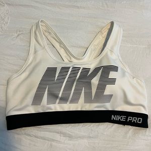 Nike Pro Sports Bra